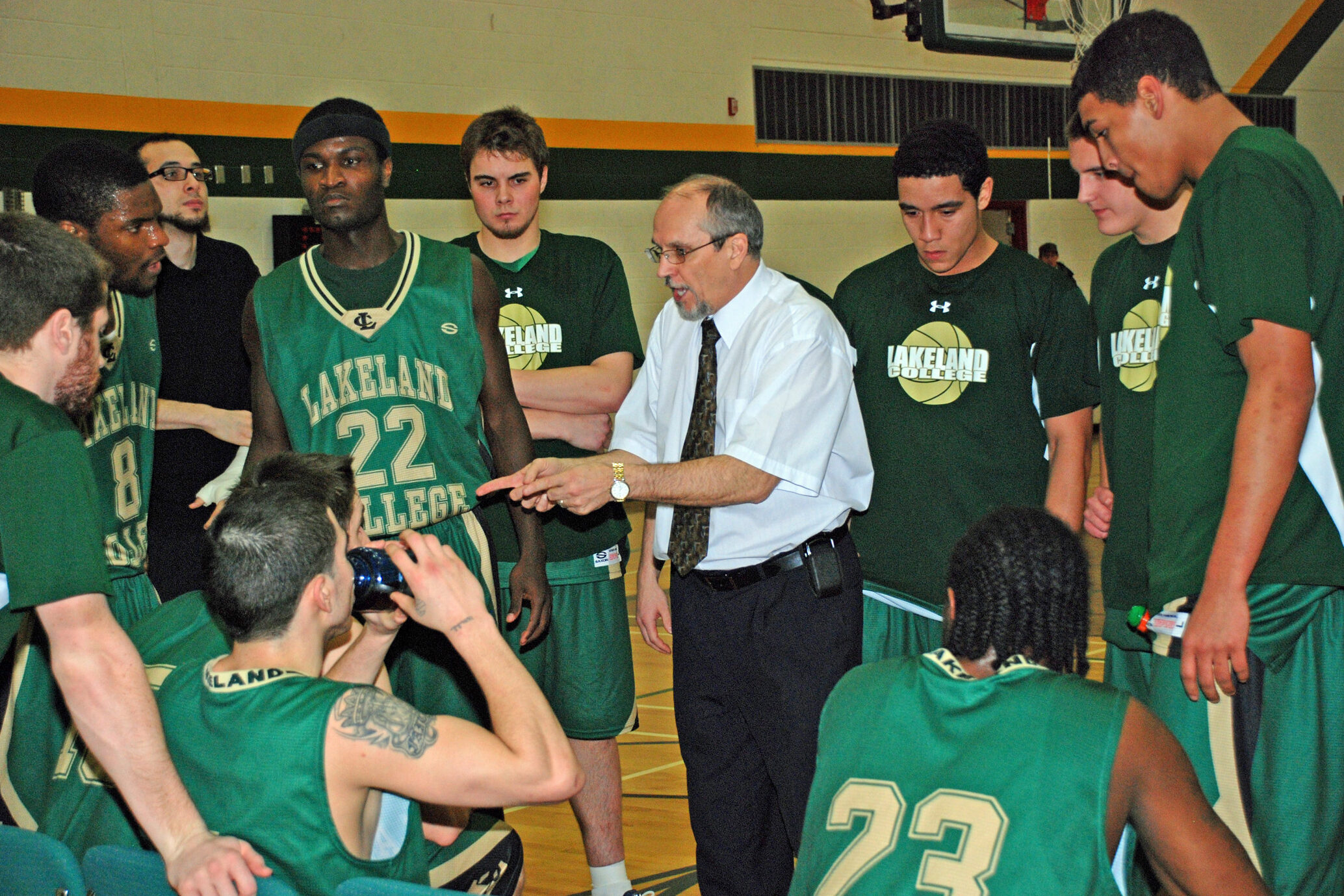 2005: Phil Allen sets Canadian post-secondary basketball wins record
