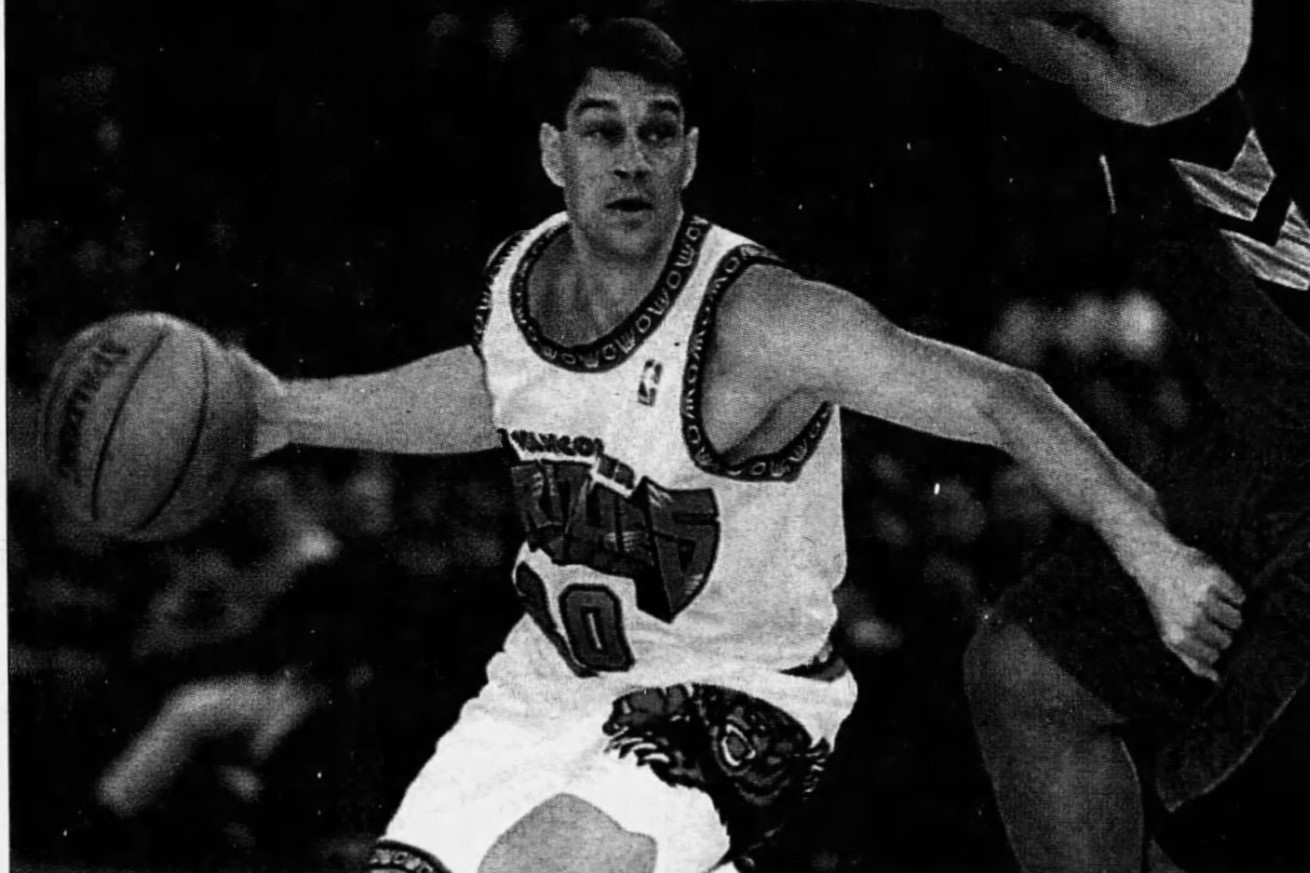 1999: Raptors face Grizzlies at 1999 Naismith Cup in Edmonton